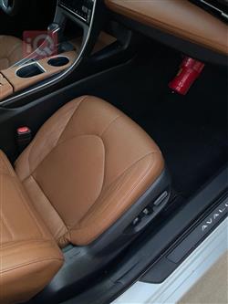 تويوتا أفالون